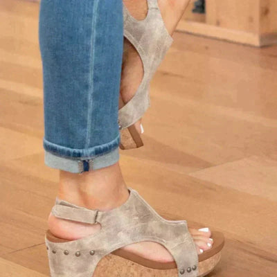 Delphine | Everyday Lift Sandal