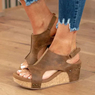 Delphine | Everyday Lift Sandal